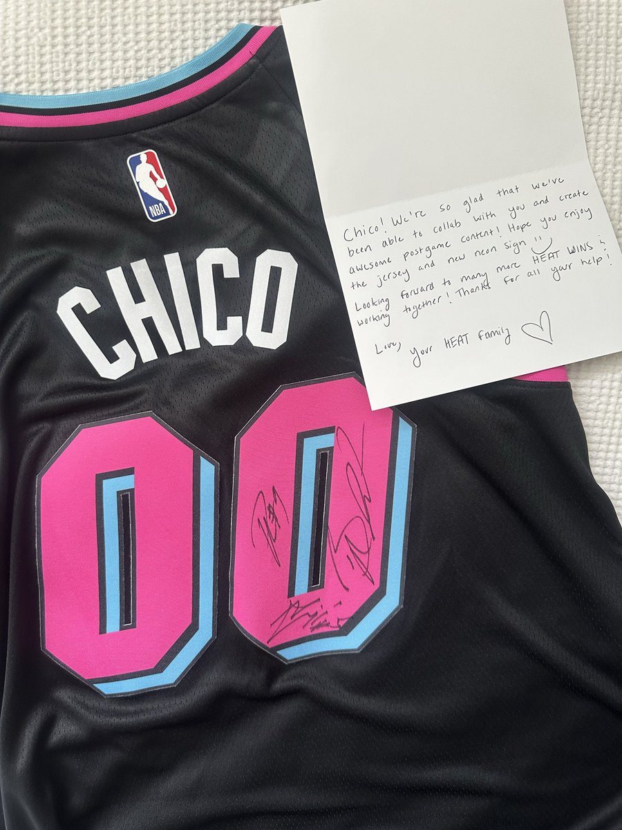 ChicoFilo tweet media