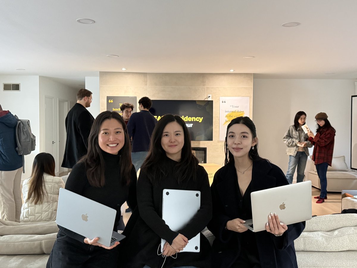 Ella Zhang tweet media