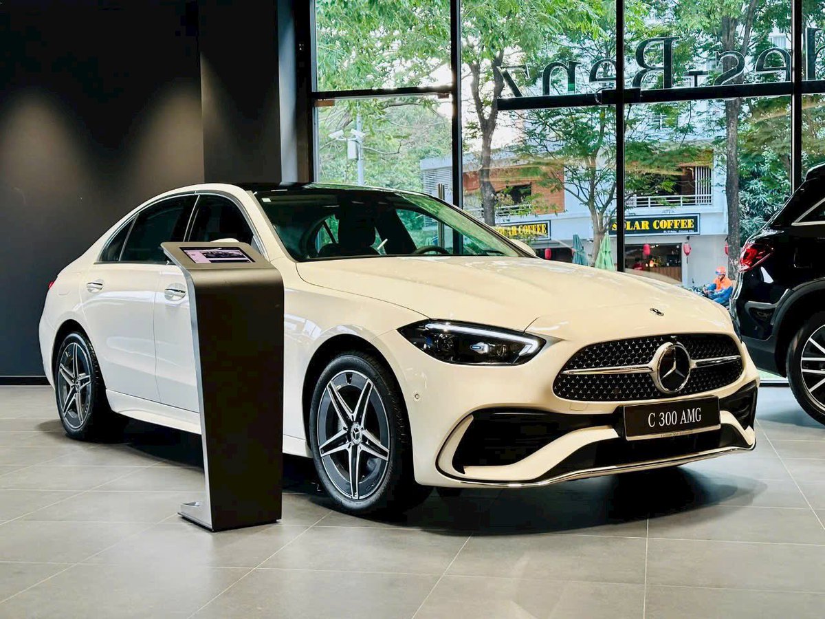 QuatHo1995's tweet image. :o 𝐁𝐚̣𝐧 𝐛𝐞̀ đ𝐚̃ 𝐥𝐞̂𝐧 đ𝐨̛̀𝐢 𝐌𝐞𝐫𝐜𝐞𝐝𝐞𝐬 𝐡𝐞̂́𝐭 𝐫𝐨̂̀𝐢, 𝐜𝐨̀𝐧 𝐛𝐚̣𝐧 𝐯𝐚̂̃𝐧 𝐜𝐡𝐚̂̀𝐧 𝐜𝐡𝐮̛̀ 𝐯𝐨̛́𝐢 𝐜𝐡𝐢𝐞̂́𝐜 𝐱𝐞 𝐩𝐡𝐨̂̉ 𝐭𝐡𝐨̂𝐧𝐠 𝐥𝐨̂̃𝐢 𝐭𝐡𝐨̛̀𝐢?
/-share Trong kinh doanh, hình ảnh là lợi thế cạnh tranh.#C300AMG