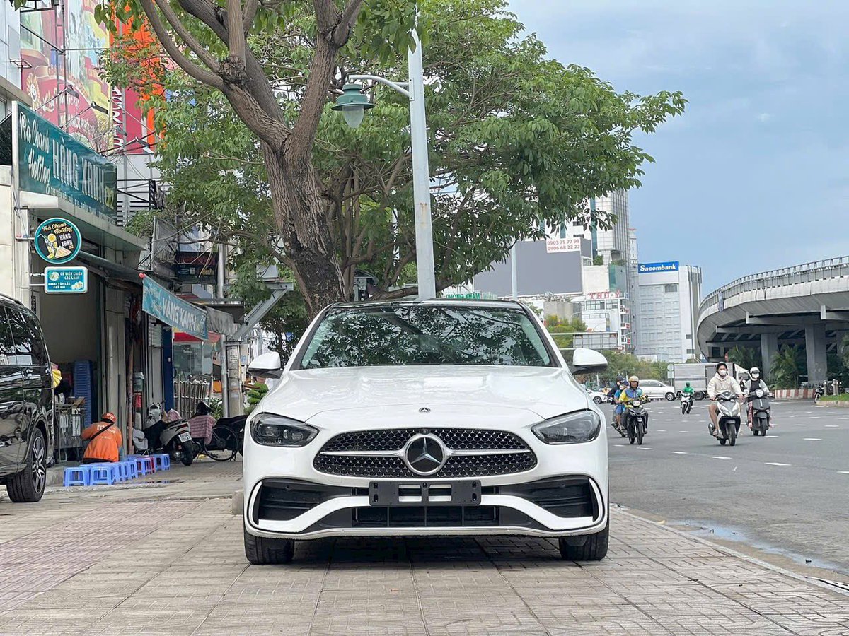 QuatHo1995's tweet image. :o 𝐁𝐚̣𝐧 𝐛𝐞̀ đ𝐚̃ 𝐥𝐞̂𝐧 đ𝐨̛̀𝐢 𝐌𝐞𝐫𝐜𝐞𝐝𝐞𝐬 𝐡𝐞̂́𝐭 𝐫𝐨̂̀𝐢, 𝐜𝐨̀𝐧 𝐛𝐚̣𝐧 𝐯𝐚̂̃𝐧 𝐜𝐡𝐚̂̀𝐧 𝐜𝐡𝐮̛̀ 𝐯𝐨̛́𝐢 𝐜𝐡𝐢𝐞̂́𝐜 𝐱𝐞 𝐩𝐡𝐨̂̉ 𝐭𝐡𝐨̂𝐧𝐠 𝐥𝐨̂̃𝐢 𝐭𝐡𝐨̛̀𝐢?
/-share Trong kinh doanh, hình ảnh là lợi thế cạnh tranh.#C300AMG