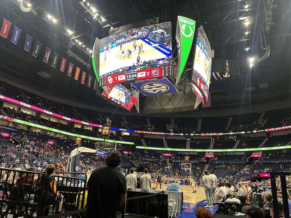 Eric C. Henry tweet media