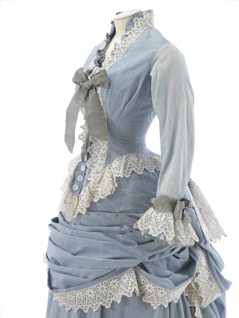 plummie9's tweet photo. Charming day dress, 1872

Cotton, broderie anglaise, silk satin

@PalaisGalliera 
#FashionHistory https://t.co/wbvSNAl3Hg
