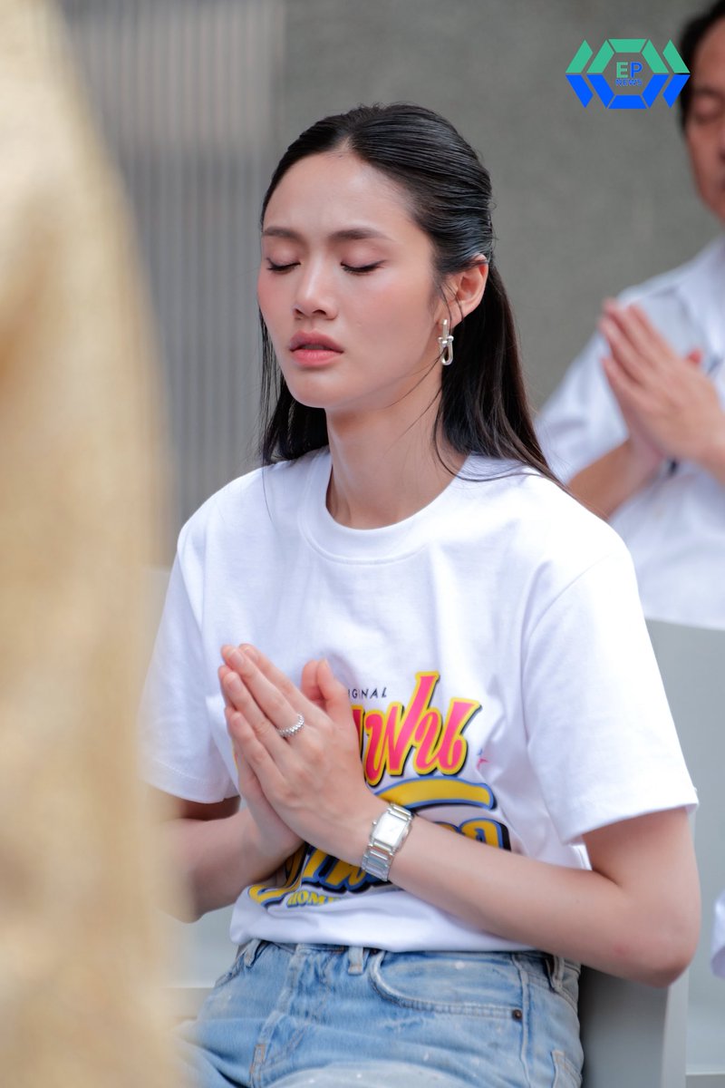 epnewsonline's tweet photo. "ลูกหมี ปัญญาพัชร" ในงานพิธี ' #บวงสรวงคุณแฟนบ้านนอก '

Worship Hometown Romance
#LMSY #ลูกหมีซอนญ่า
#LookmheePunyapat https://t.co/wBFxhbifE7