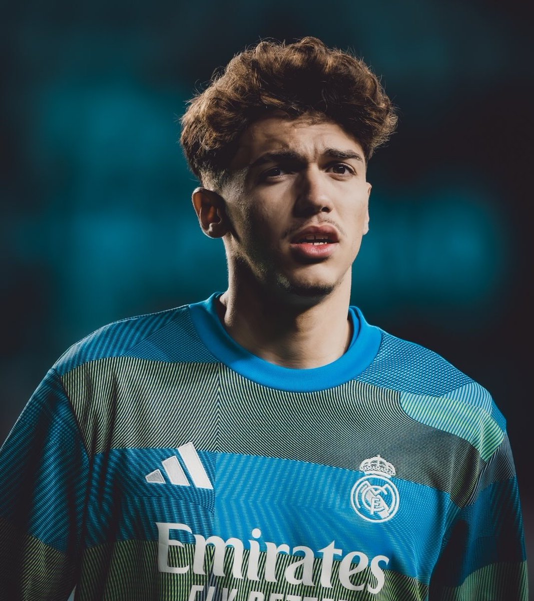 لاعب بامكانيات كبيره