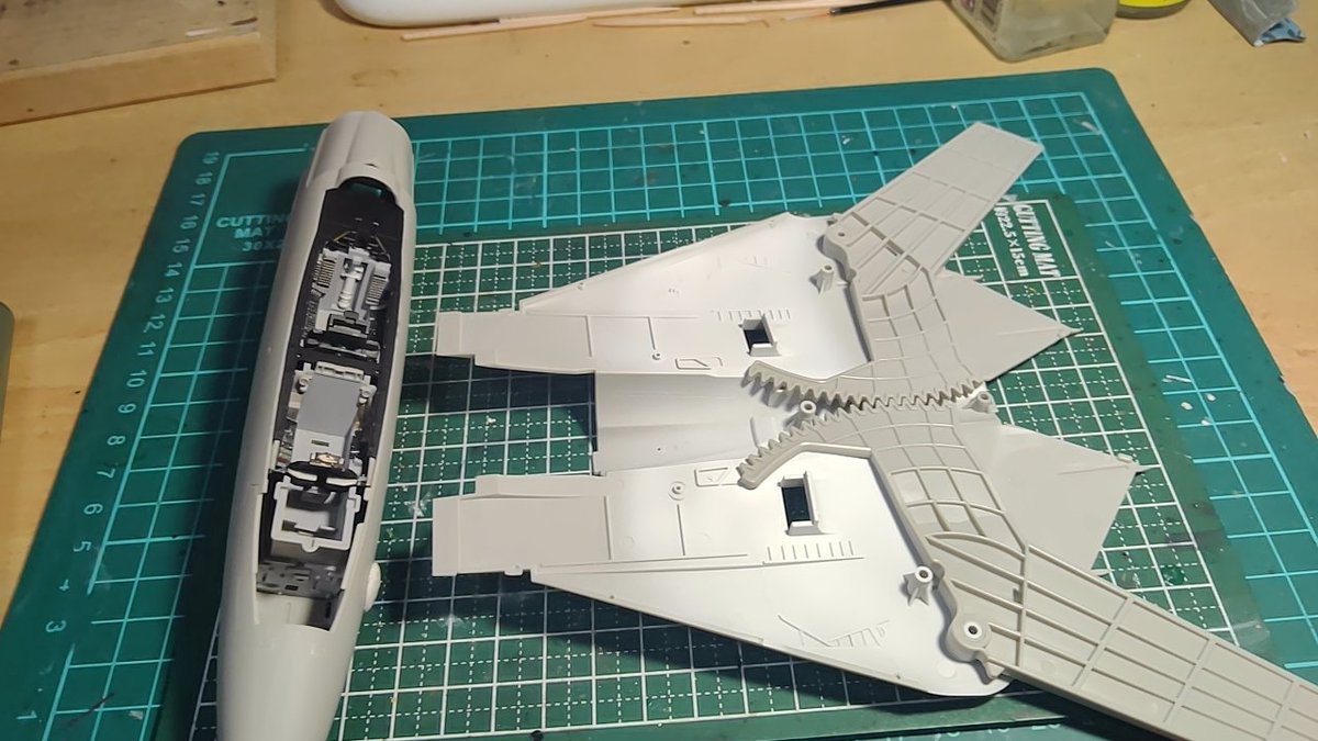 slcc70's tweet photo. 今さらながらタミヤ1/48トムキャット、素晴らしい❗サクサク組めますね🍀 https://t.co/xn1PgQU1fi
