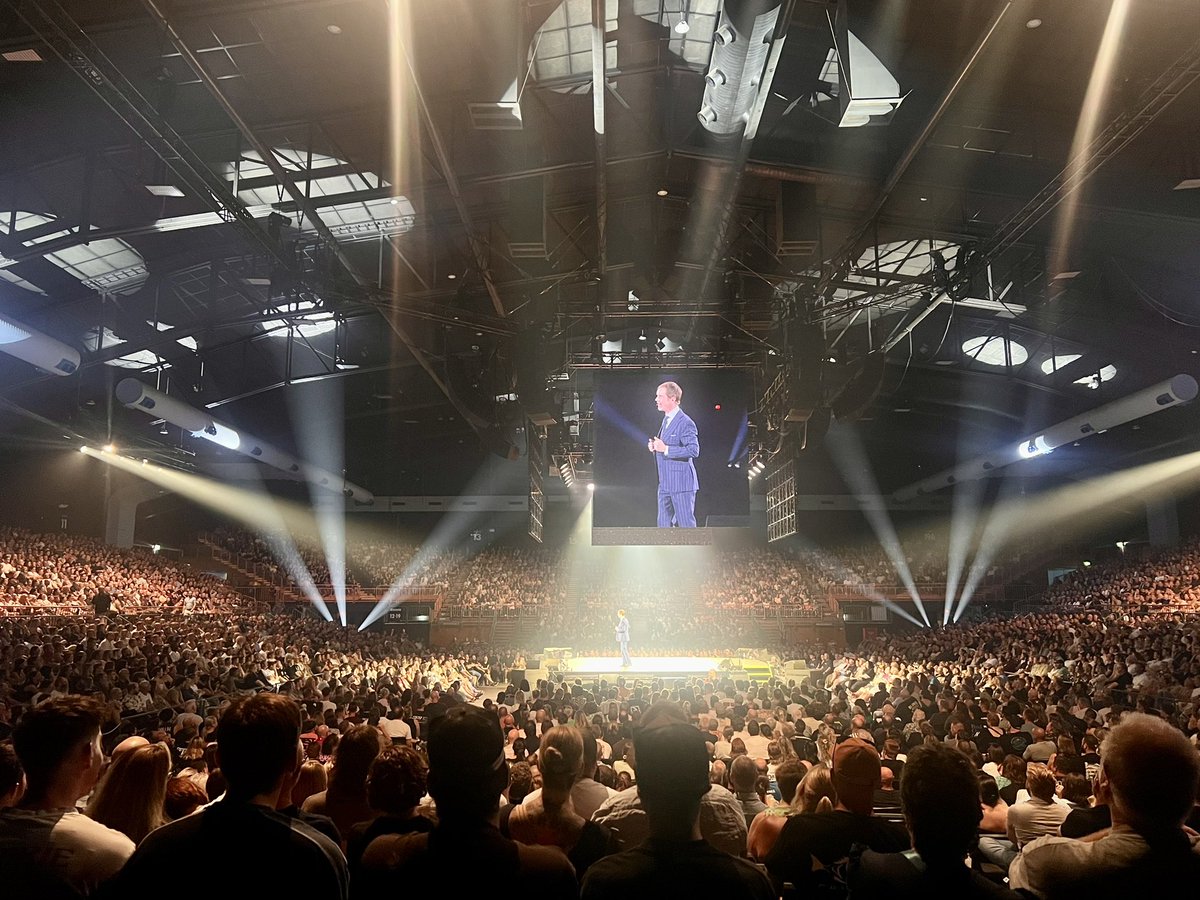jimmycarr's tweet photo. I’m in Newcastle for a couple of days at the Entertainment Centre 🇦🇺 I’ve got shows in all 6 states, and the Northern Territory, between now and the middle of May. Click on the link for dates and tickets https://t.co/omtP6PxRsu https://t.co/zIGS0hCLEM