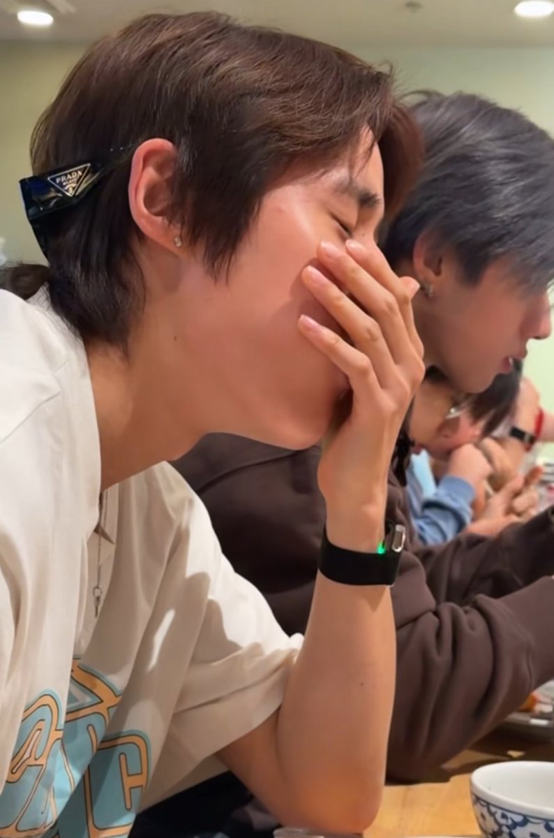 ในวันมอมๆของฉันนนน ก็ยังมีพี่โก้ประทานความสดใสให้ 🥹🥹

#NutHong #นัทฮง