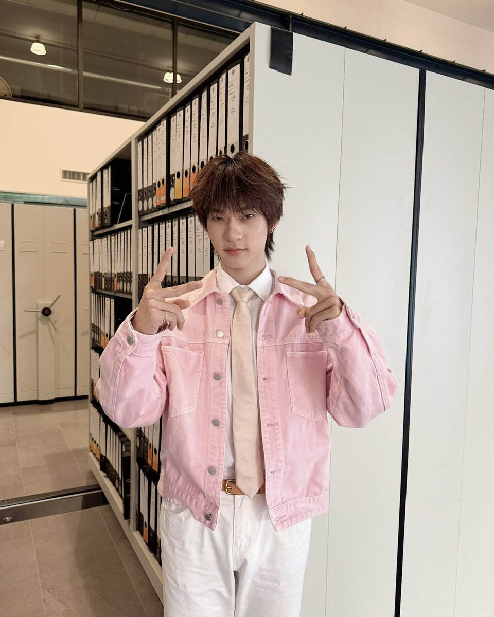 คุณครูตี๋ตี๋พร้อมแล้ว ทุกคนพร้อมยังง 💕✨

#EVERPINKxTeetee
#EVERPINK
#EVERPINKCOSMETICS