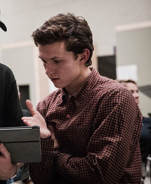 Tom Holland Daily ☆ tweet media