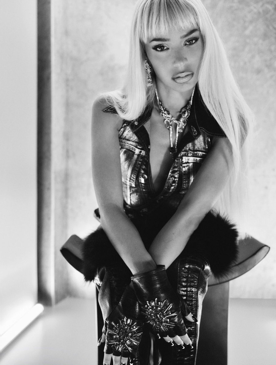 lanedvre's tweet photo. Bad gyal photoshoot for her new album “Más Cara” (2026). https://t.co/RbA8rNOwNx