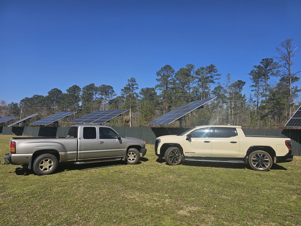 fivelaps's tweet photo. I have waited 22 years for GMC to make another all wheel steer and all wheel drive truck since I bought one in 2002. #GMC https://t.co/Gw0iyD2IbI