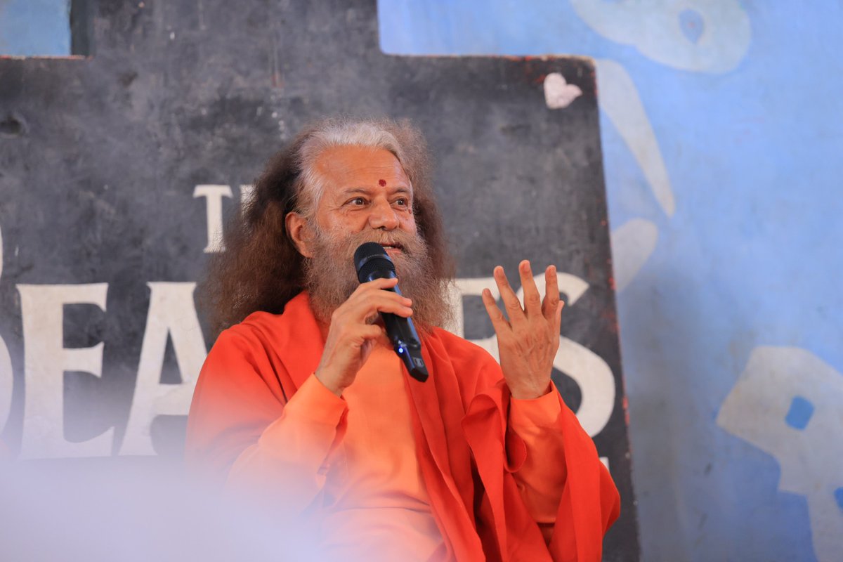 Pujya Swamiji tweet media