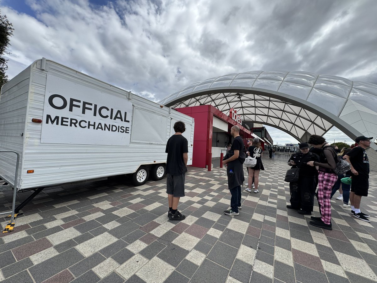 AlineLPfan tweet media