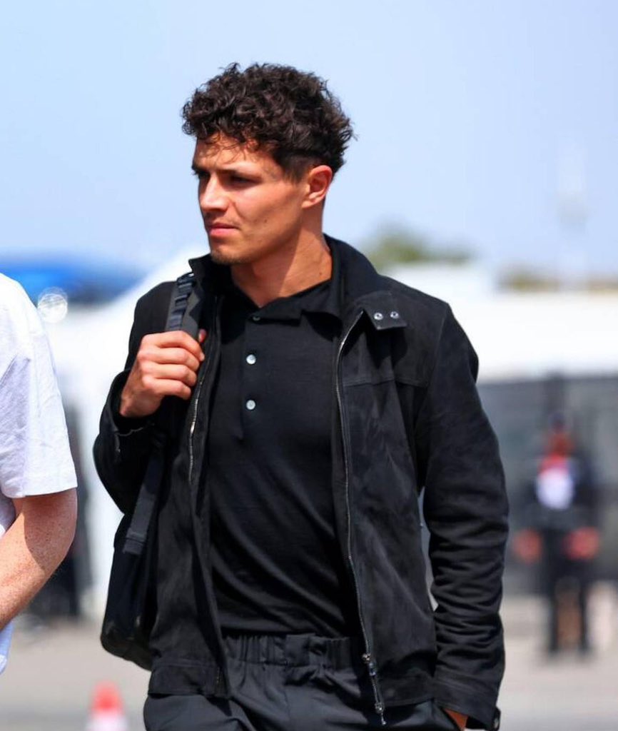 NorrisFiles's tweet photo. 📸 | Más fotos de Lando en el Paddock! https://t.co/wVo5uBGt7N