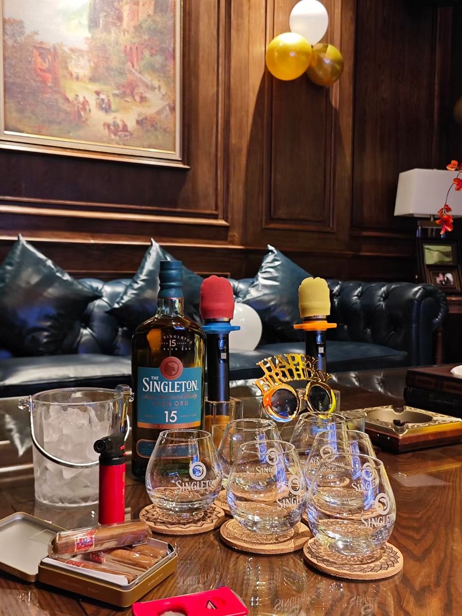 Autcqlict_ tweet media