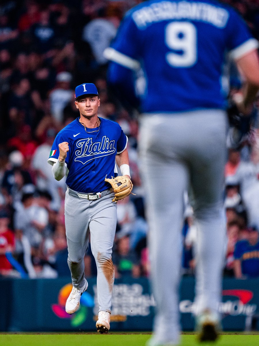 astros's tweet photo. Viva l’Italia! 🇮🇹

Congratulations to Zach Dezenzo and Team Italy on moving on to the @WBCBaseball Quarterfinals! https://t.co/Y2bKcWJvPL