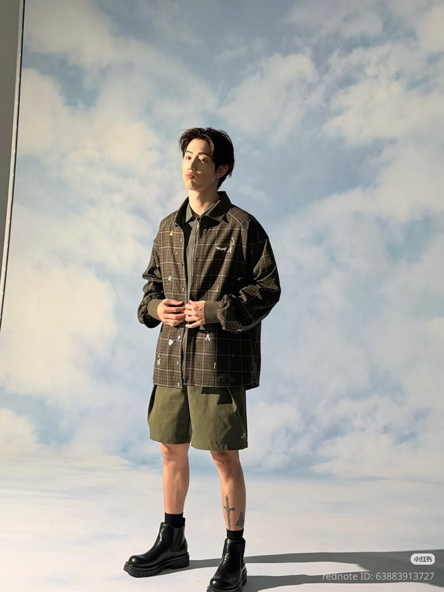 wwmarktuan's tweet photo. @marktuan @DNAmngmnt 260311 Mark's post on xhs (4/4) 😍

Here's a behind-the-scenes look for you.
Which look is your favorite? 👀

🔗https://t.co/B3zXik9BYL

#MarkTuan #段宜恩
@marktuan @DNAmngmnt https://t.co/nASzfOWvfs