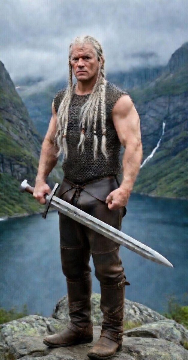 Mark Moore tweet media