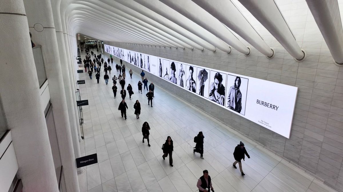 #JonathanBailey <a href="/Burberry/">Burberry</a> #WorldTradeCenterMall #Oculus #WestfieldRise #NYC

invidis.com/news/2026/03/i…