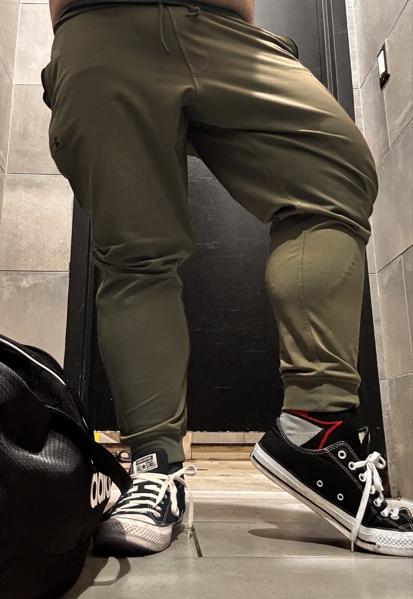 Never been a leg day I didn’t want to do. 

(Psst if this gets like fifty likes I’ll post the pictures with booty)