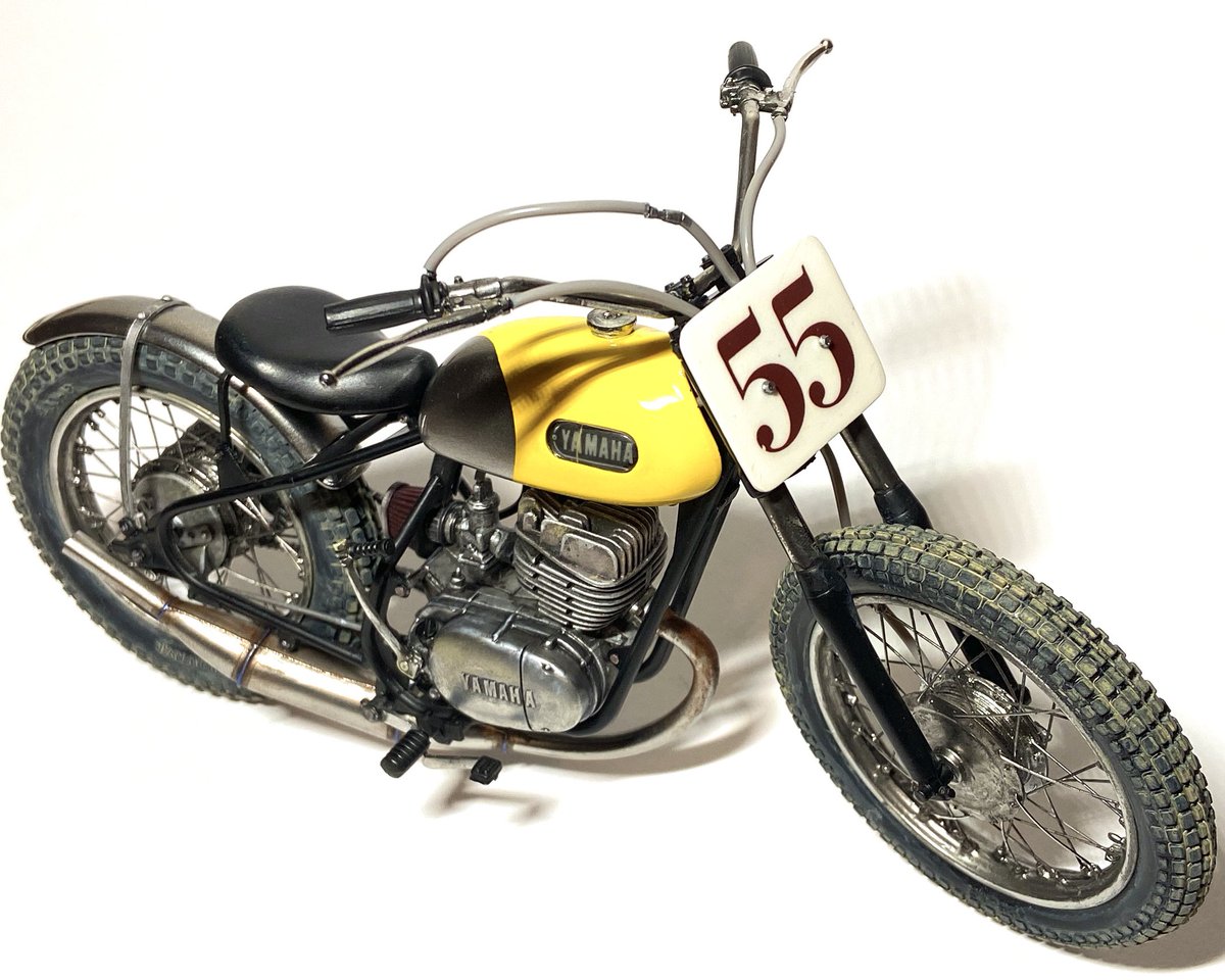 #突然カッコイイ黄色を無言で貼る