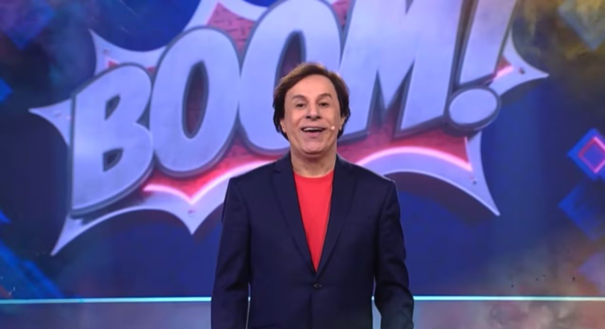 telescenatv's tweet image. 📰Canal D Te Conta
É flop.

O game show #Boom da Record peca pelo ritmo enfadonho e arrastado, repetindo o insucesso da versão de Silvio Santos no SBT. 

A atração só se sustenta pelo carisma de Tom Cavalcante, que tenta, sem muito sucesso, salvar o formato da monotonia.