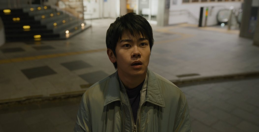 全体的に曖昧なお話はドラマが薄く綿を噛んでるようでｳｱｱｯとなりました。仕事と家庭どっちが大事かという選択も微妙に古い気もします。映画としてのセンスは黒沢清っぽい雰囲気で言い方悪いかもですがカンヌっぽいです。#見はらし世代