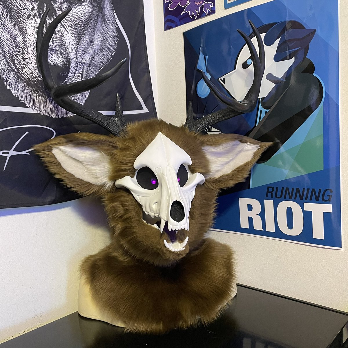 RunningRiot4798's tweet photo. Fursuit makers, show me your BROWN suits! 🤎 https://t.co/LY49eh139U