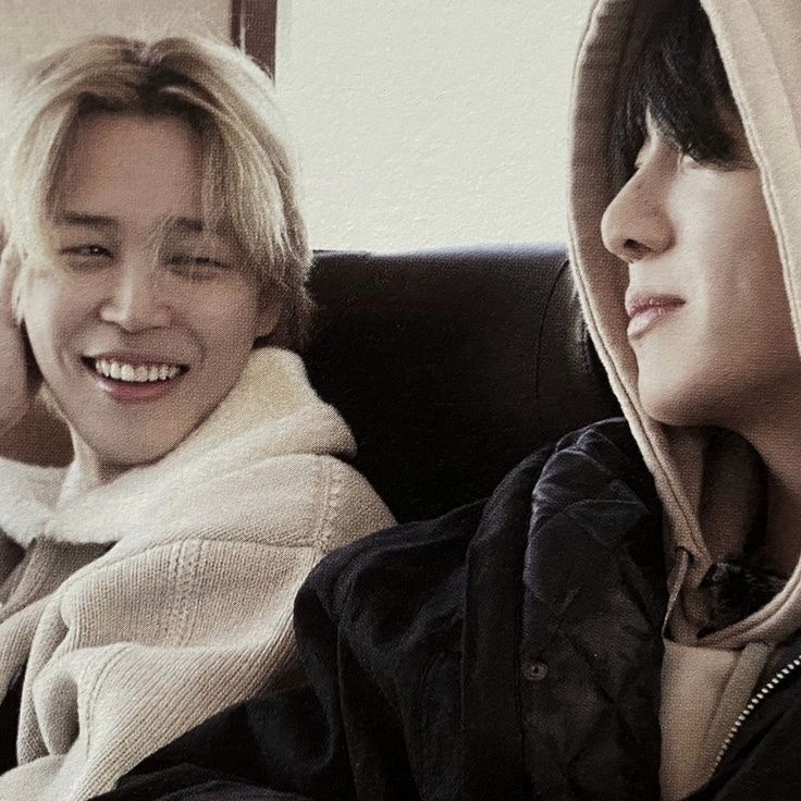 henryzoca⁷ vai ver o bts 🐬 tweet media