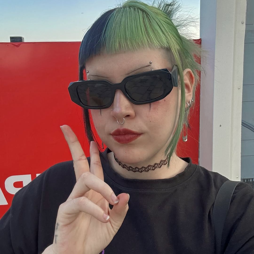 GlassesShop tweet media