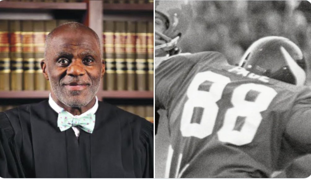 HistColFootball's tweet image. Alan Page, ND Fighting Irish, Minnesota Vikings, Minnesota Supreme Court Justice, 1st defensive player to win NFL MVP. College &amp;amp; Pro Football HOF. #GoIrish #CollegeFootball #Vikings