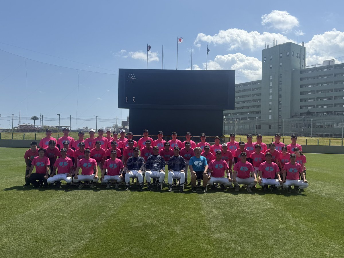 本日は那覇から土屋への移動日となります！ 那覇での集合写真をぜひ