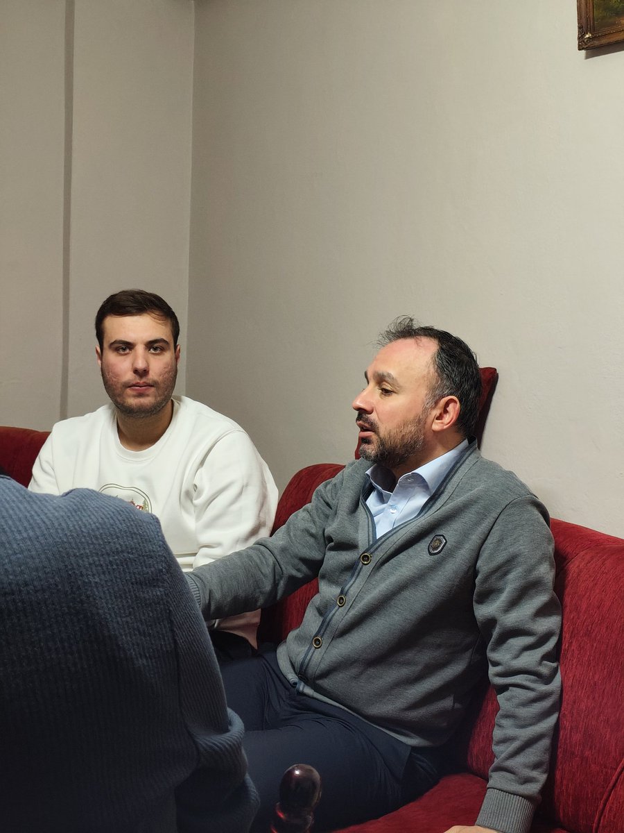 milligenclikmgd's tweet photo. Samsun'da öğrenci kardeşlerimizin evine misafir olarak birlikte sahur yapıp hasbihal ettik. Ev sahiplikleri sebebiyle kardeşlerimize teşekkür ederiz.

#gençlik #sahur #samsun https://t.co/S2CJc1egnI