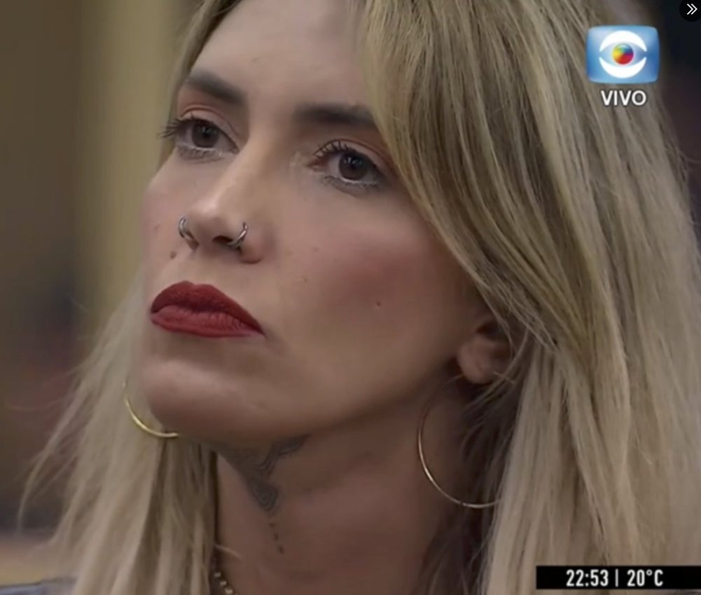 Mialygosa's tweet photo. ⚠️ | Ya arrancó toda la farándula con la campaña de apología y white guilt después de la expulsión de Carmiña en Gran Hermano por bardear a Vinicius.

Es muy obvio lo que están tratando de hacer, pero el argentino promedio jamás va a aceptar la policía del pensamiento. https://t.co/RxYtyHisQc