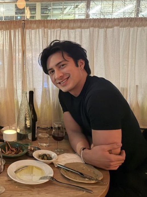 FUCKKKK congratulations to the person he’s bouncing on