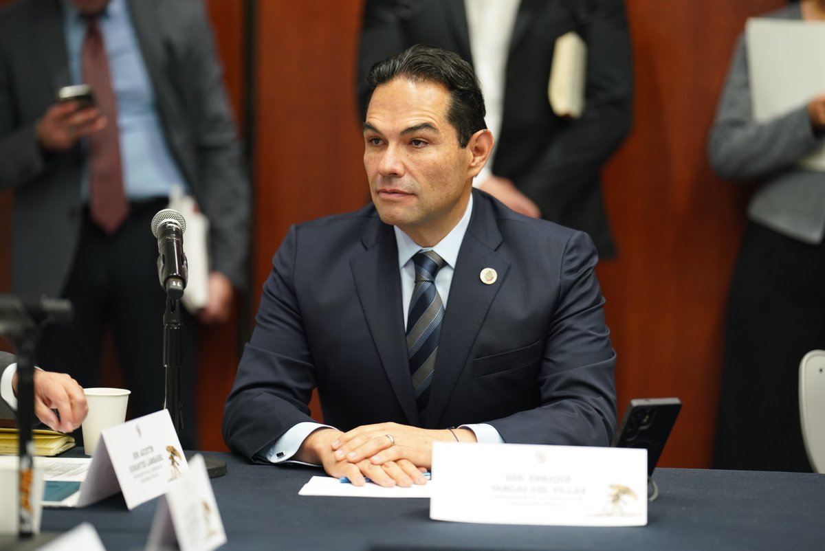 La reforma electoral no pasó en la Cámara de Diputados y el senador Enrique Vargas reconoció al PVEM y al PT por no respaldarla.
Para ti, ¿qué debería cambiar realmente en una reforma electoral en México?
Participa en la conversación deja tu opinión. 👇
#ReformaElectoral #México