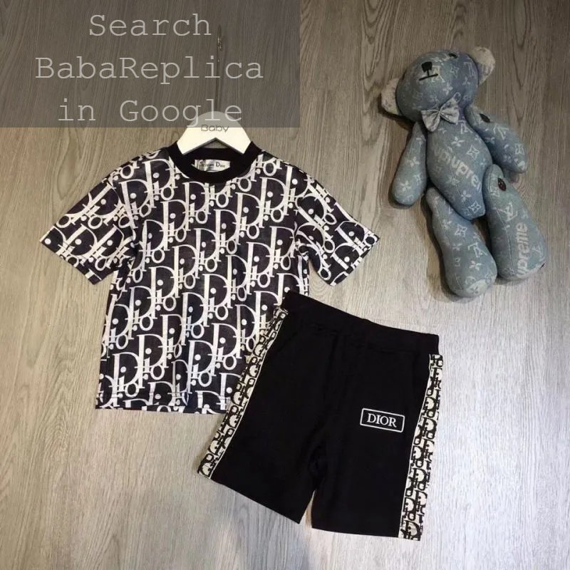 Carolyn680011's tweet image. 🥰Reps Designer Kids Letter Print Short-Sleeved T-Shirt And Shorts Two-Piece Set

💰💕Price: US$23.25👉is.gd/D8YUn3😘Style: Fashion
#twopieceset #dior #fashion #repsclothing #onlineshopping