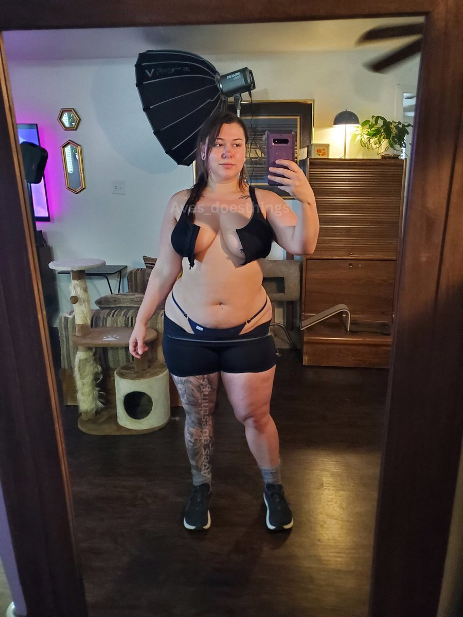 Avery Grace tweet media