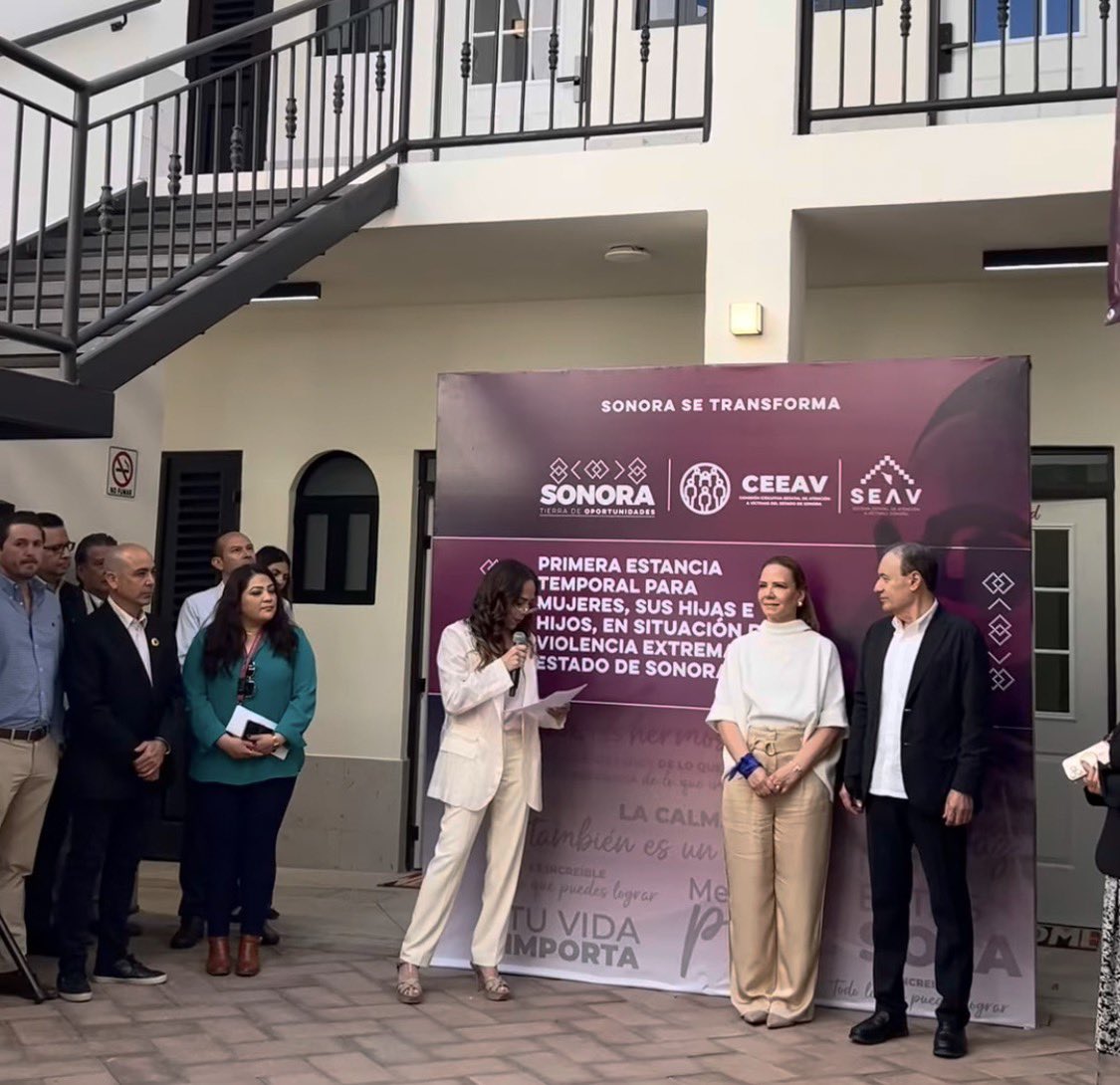 CeeavSonora's tweet photo. Hoy se inauguró en Sonora la primera Estancia Temporal para mujeres y sus hijas e hijos víctimas de violencia extrema.

Un espacio creado bajo un modelo de atención integral, que brindará resguardo, atención psicológica, asesoría jurídica, servicios de salud y herramientas para impulsar la independencia económica.

Gracias al compromiso del gobernador @AlfonsoDurazo y al respaldo de la Sra. Rocío Chávez Murillo, seguimos avanzando en la construcción de políticas públicas con rostro humano y centradas en la dignidad de las personas.

@LyzethSalcedo