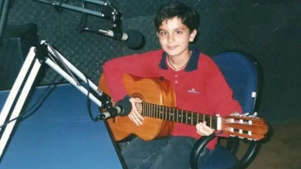 recadolr's tweet photo. amanhã 👇🏽 ele faz 35 anos. é isso. https://t.co/DxZPLk3bZU