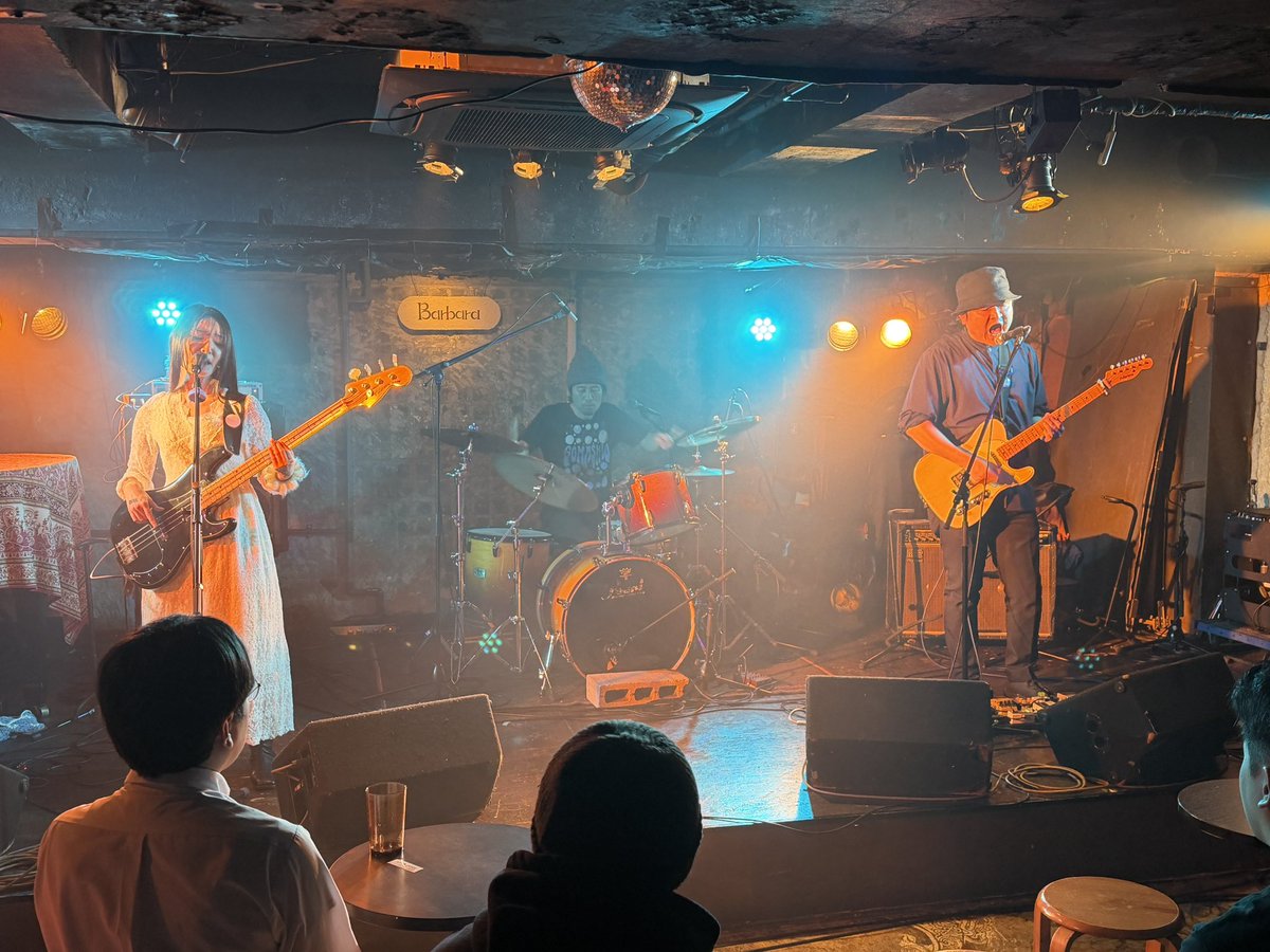 るーざー tweet media