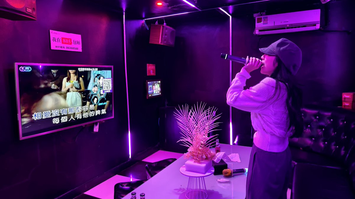 JuludeA23328's tweet photo. Unleash your voice at [KTV店名]! 30% off all private rooms tonight (6-10PM) — bring your crew, sing your heart out, and make memories! #KTVVibes #SingLoud #TonightOnly https://t.co/M4MQmhAGdl