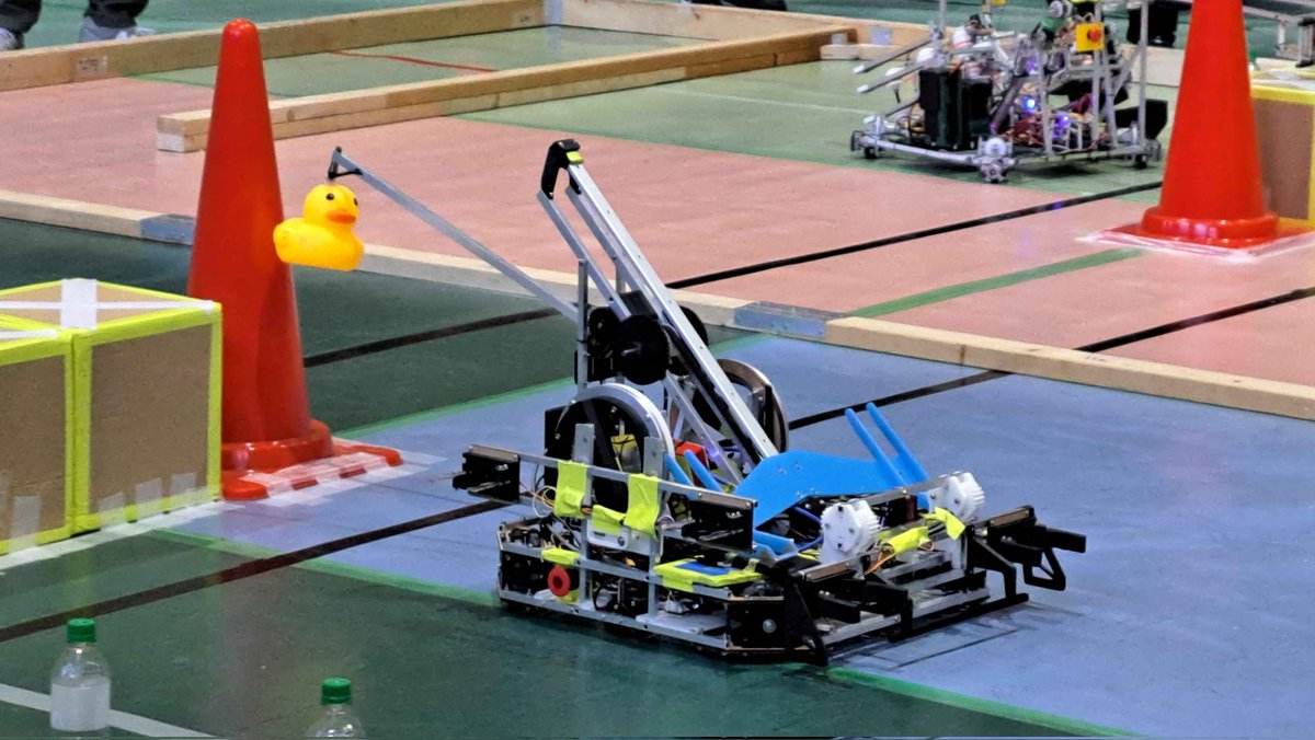 numazu_robocon's tweet photo. 交流ロボコン2026が終了しました
結果、沼津Aはデザイン賞、沼津Bは技術賞を受賞させていただきました！
沼津Cも着実な勝利で決勝トーナメント進出を果たしたため、沼津高専としてはかなり良い結果になったものと思います
ここまで応援していただいた方々、本当にありがとうございました！
#交ロボ https://t.co/TmDQdU4Nzi