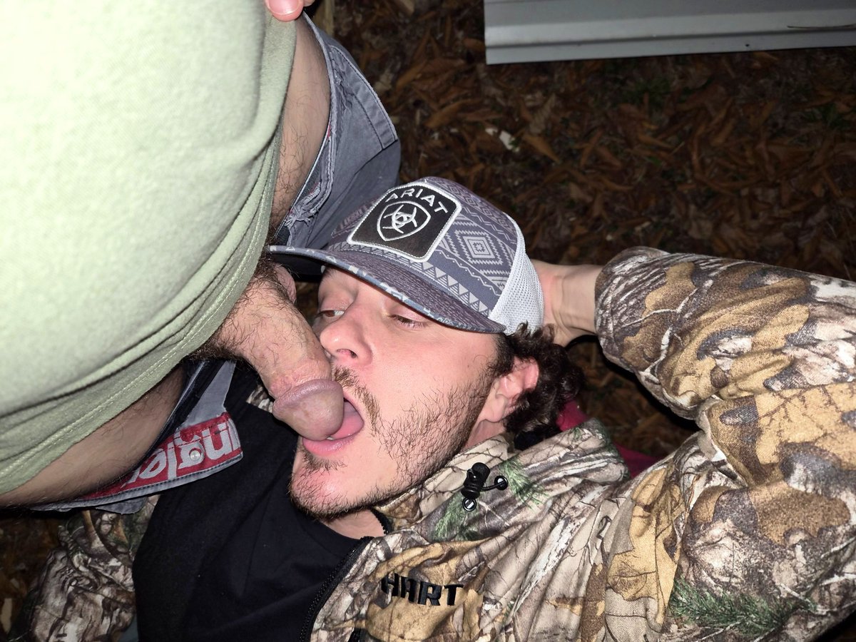 CuntryHung 🍑🍆 OnlyFans 😈 tweet media