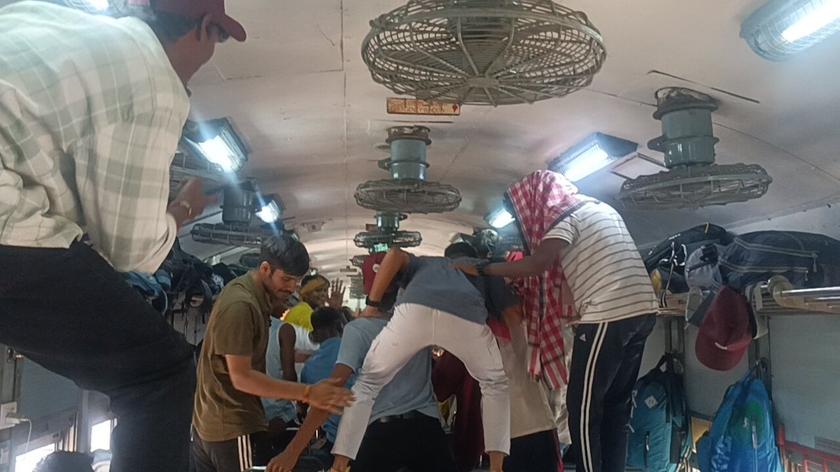 BGaigaria's tweet photo. Urgent 🚨

Train No. 12893 – Some youths are creating nuisance in Coach D6. They are playing loud music, dancing, and behaving abusively with others. This is causing serious disturbance in the coach.

Kindly take immediate action and ensure our safety.

@RailMinIndia @RailwaySeva https://t.co/GDII5xYASS