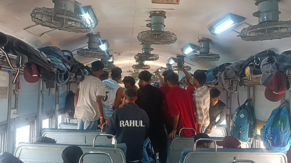 BGaigaria's tweet photo. Urgent 🚨

Train No. 12893 – Some youths are creating nuisance in Coach D6. They are playing loud music, dancing, and behaving abusively with others. This is causing serious disturbance in the coach.

Kindly take immediate action and ensure our safety.

@RailMinIndia @RailwaySeva https://t.co/GDII5xYASS