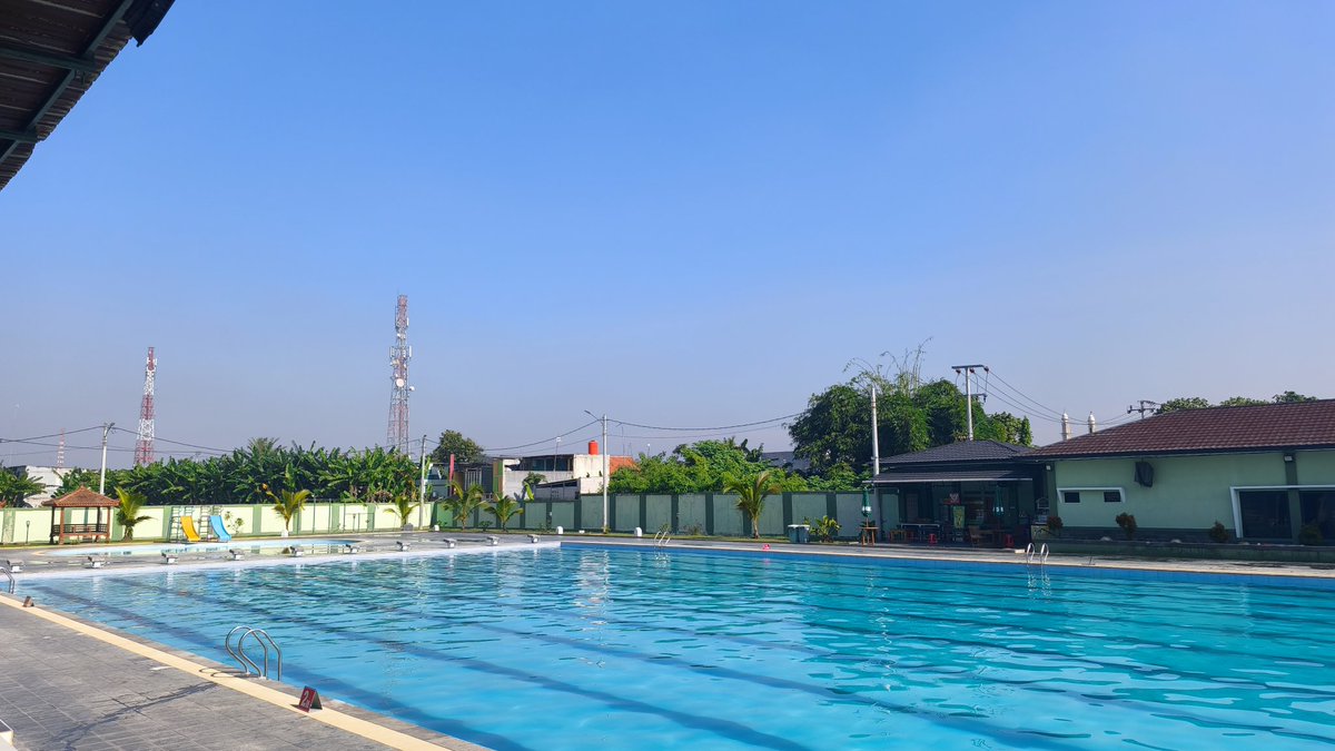 oplx88's tweet photo. Lagi panas makanya sepi🏊‍♂️ https://t.co/lP0qSzkGOf