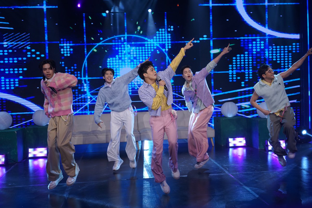 It's Showtime tweet media