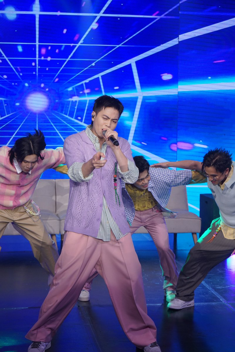 It's Showtime tweet media