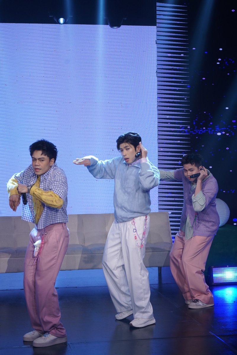 It's Showtime tweet media